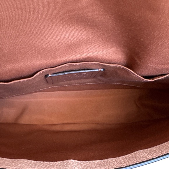 COACH x MARVEL Limited Ed. Jes Messenger With Carol Danvers - Picture 9 of 16